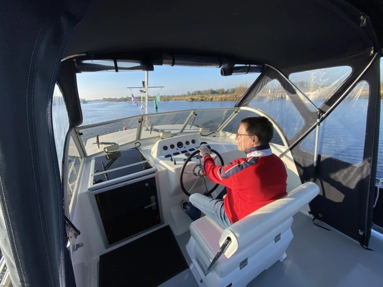 Charter a  Succes 106 AC in Akkrum on Samboat