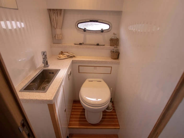 Hire Motorboat with or without skipper De Drait Akkrum