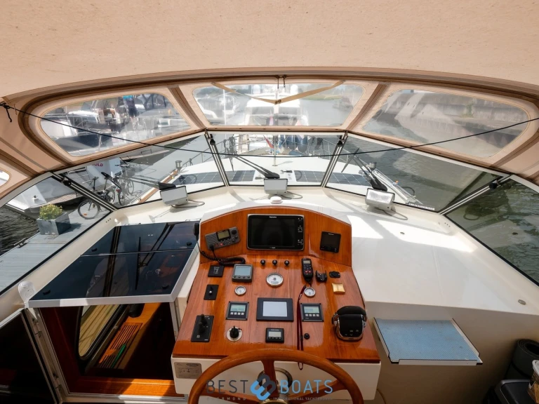 Hire Motorboat with or without skipper De Drait Akkrum