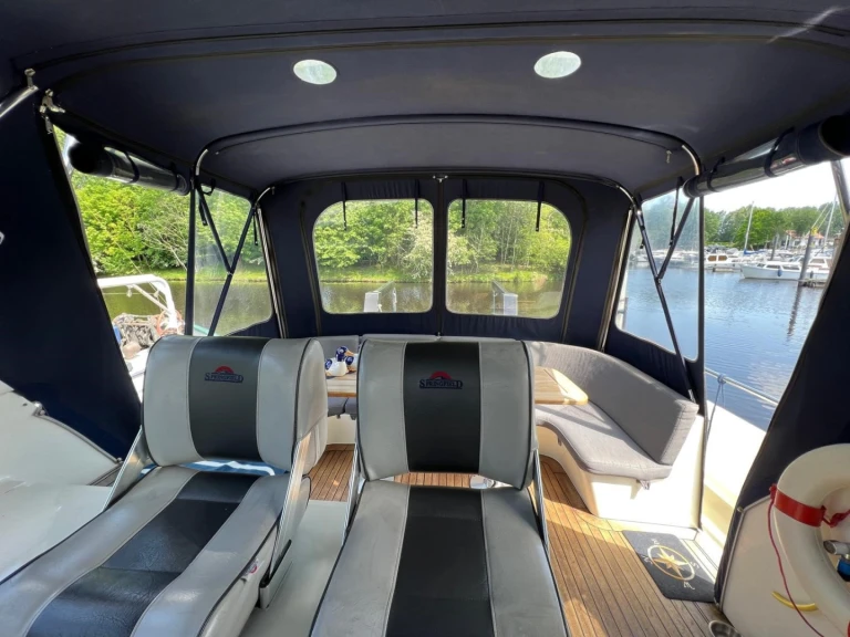 Hire a De Drait De Drait Impression 42 Akkrum