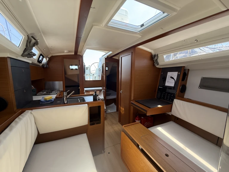 Charter a Jeanneau Sun Odyssey 349 in Pula on Samboat