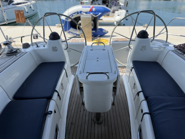 Hire Sailboat Bavaria with a boat licence