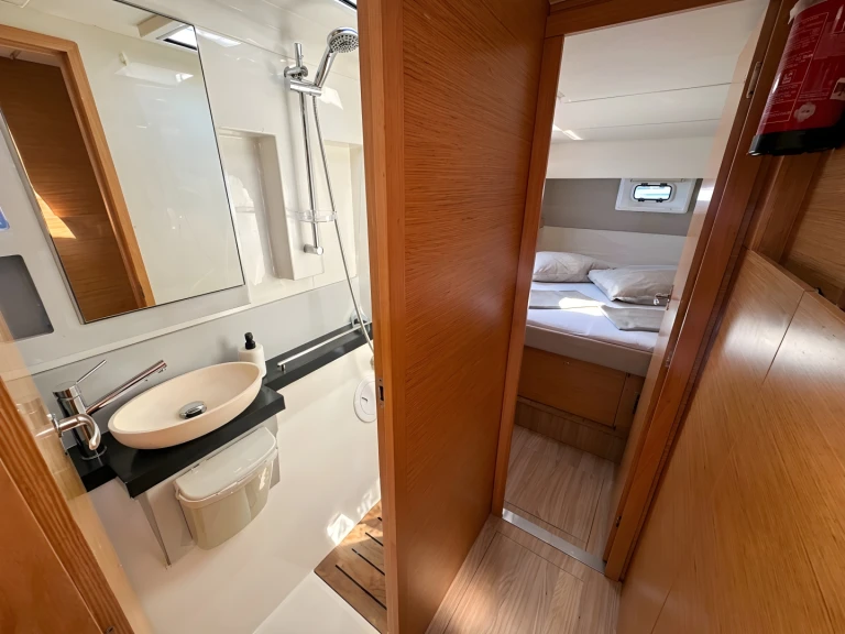 Yacht charter Pula - Nautitech Nautitech 40 Open  on SamBoat