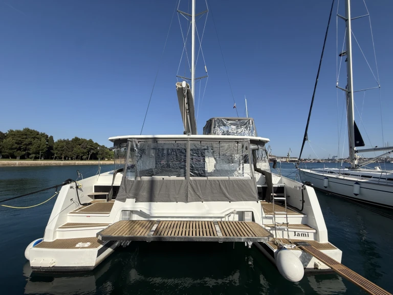 Hire Catamaran Fountaine Pajot with a boat licence