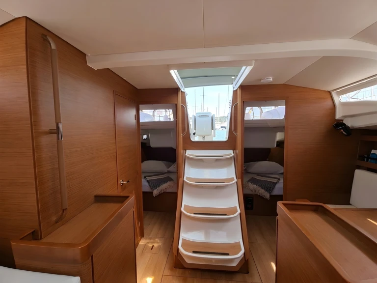 Sailboat hire in Pula - Jeanneau Sun Odyssey 440