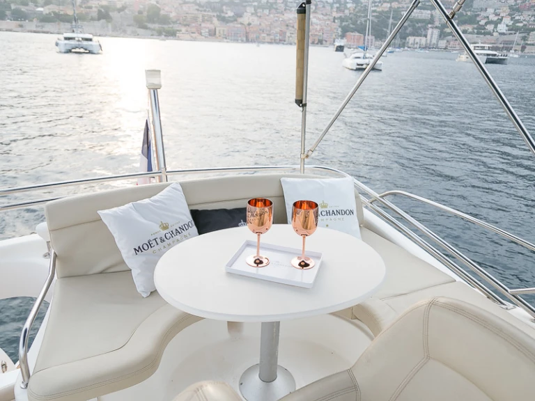 Charter a Jeanneau Prestige 32 Fly in Nice on Samboat