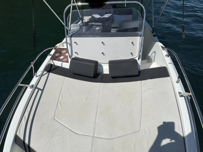Bénéteau Flyer 5.5 SUNdeck charter bareboat or skippered in  Aix-les-Bains