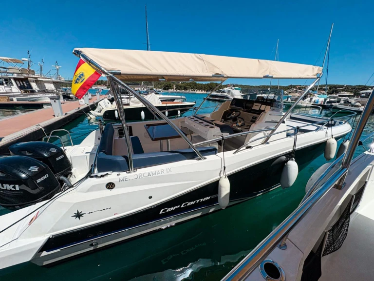 Charter a Jeanneau Cap Camarat 9.0 CC in Mahón on Samboat
