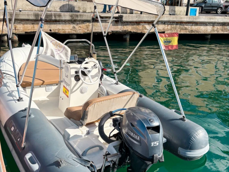 Charter a Lomac Lomac 400 Open GL in Mahón on Samboat