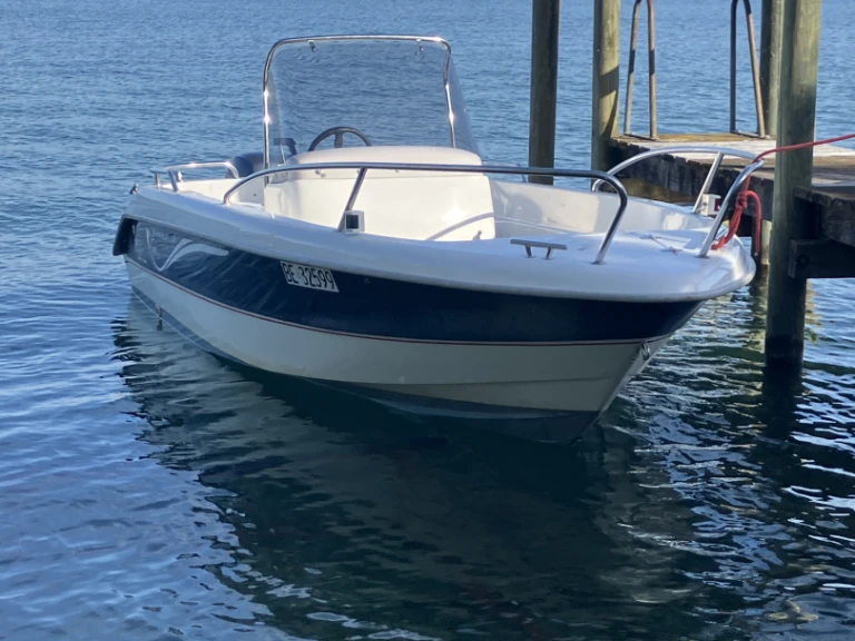 Motorboat to hire Twann at the best price