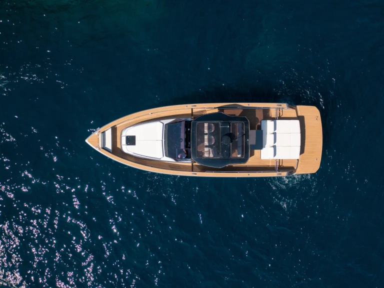 Yacht charter Saint-Tropez - Pardo Yachts Pardo 43 on SamBoat