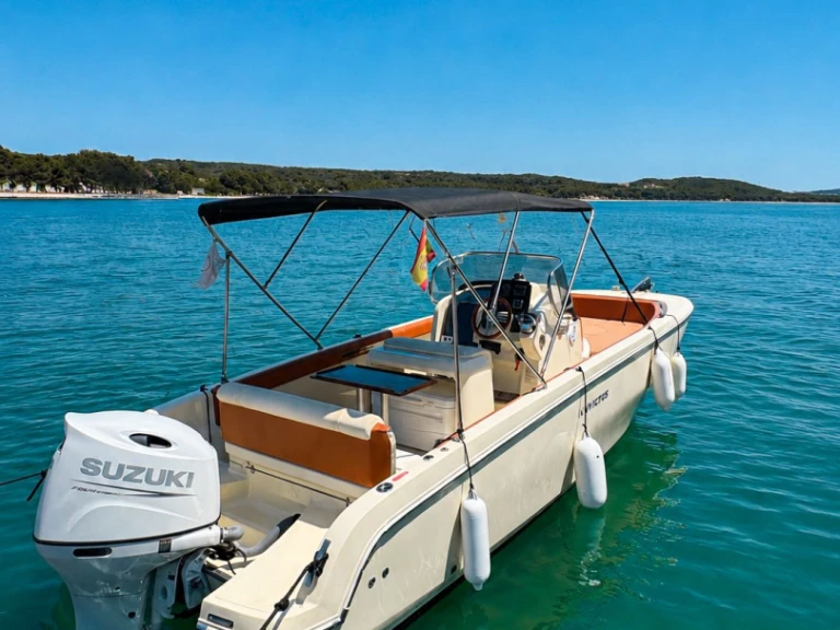 Motorboat hire in Mahón - Invictus  Invictus 240 FX