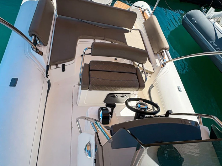 Charter a Bwa Sport 26 GTO in Mahón on Samboat