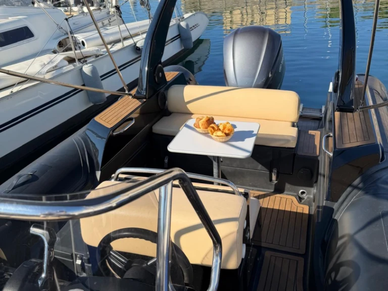 Hire RIB with or without skipper Capelli Ajaccio
