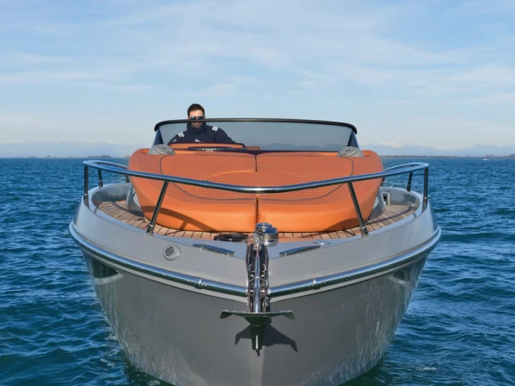 Motorboat hire in Olbia - Cranchi E30