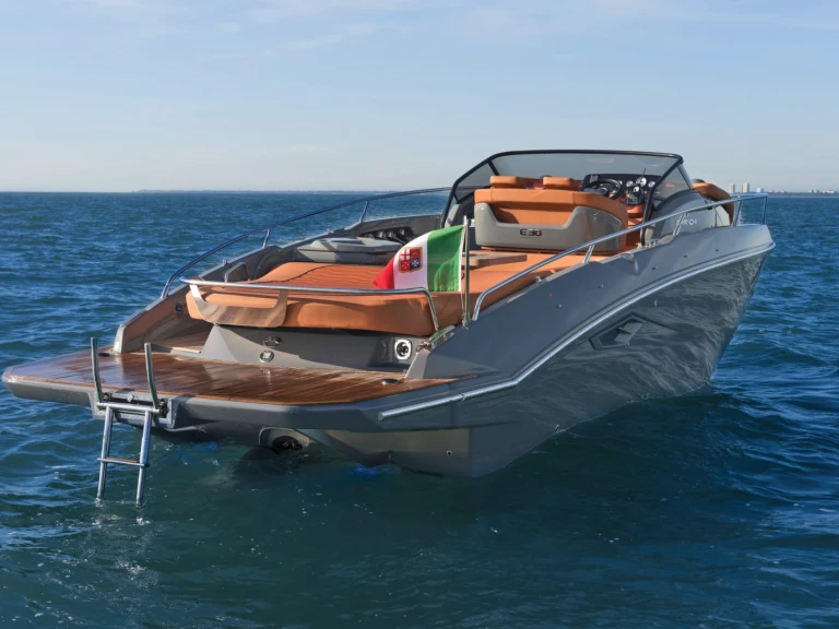 Charter a Cranchi E30 in Olbia on Samboat