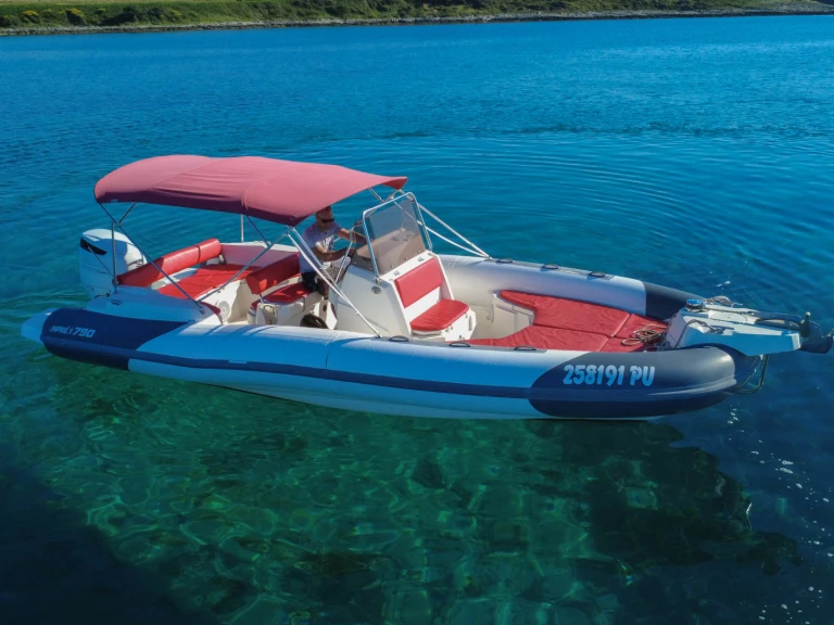 RIB hire in Medulin - Marlin Boat 790 Pro Dynamic