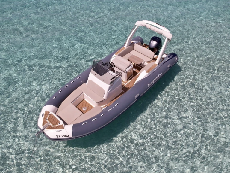 Yacht hire Bonifacio cheap Temepst 800 Open
