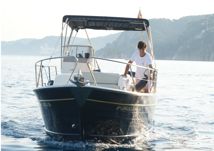 Motorboat to hire Sant Feliu de Guíxols at the best price