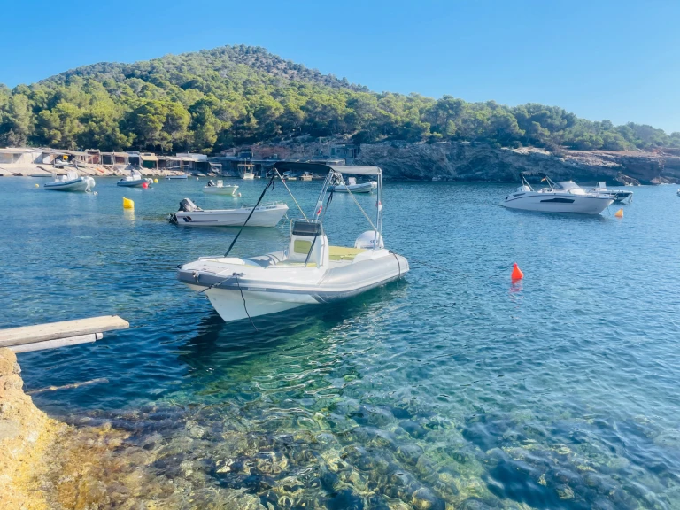 Yacht hire Es Jondal cheap Zar 47