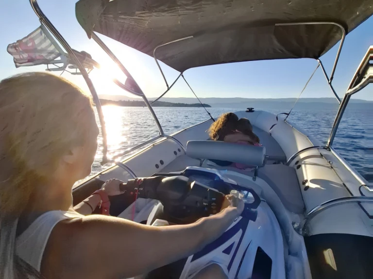 Hire a Sealver Waveboat 575 Yvoire