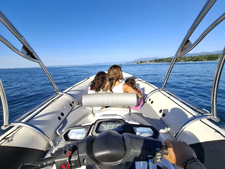 Yacht charter Yvoire - Sealver Waveboat 575 on SamBoat