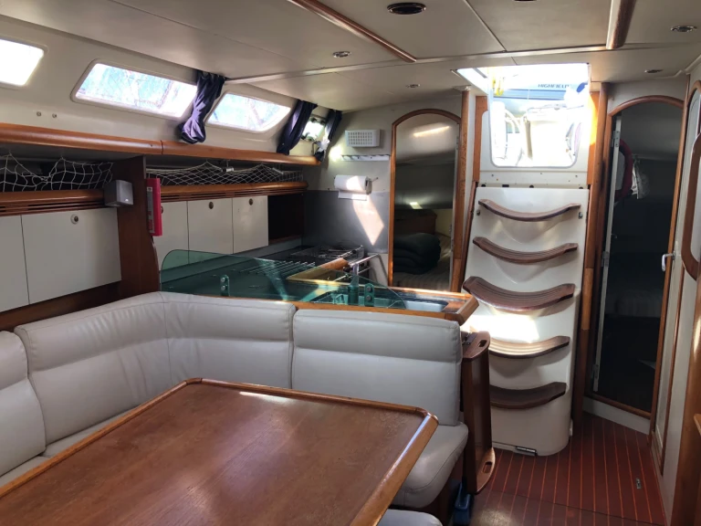 Yacht hire Larmor-Plage cheap Sun Odyssey 43