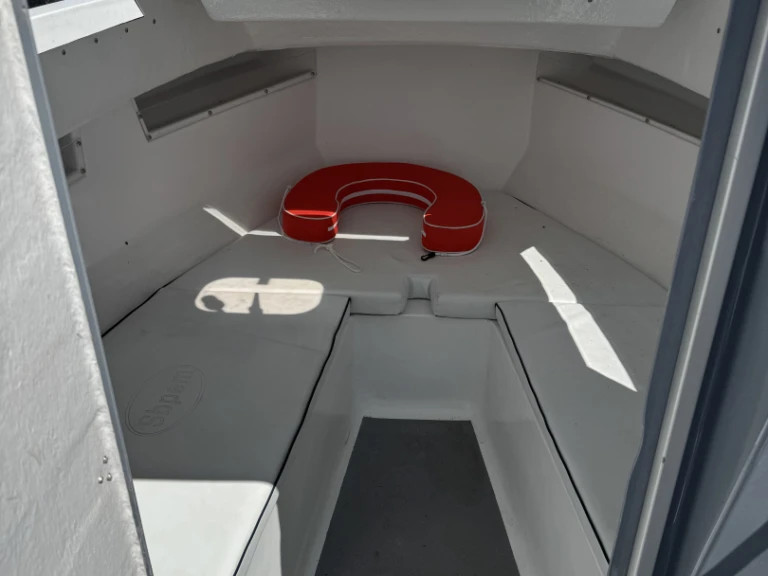 Yacht hire Gastes cheap S570