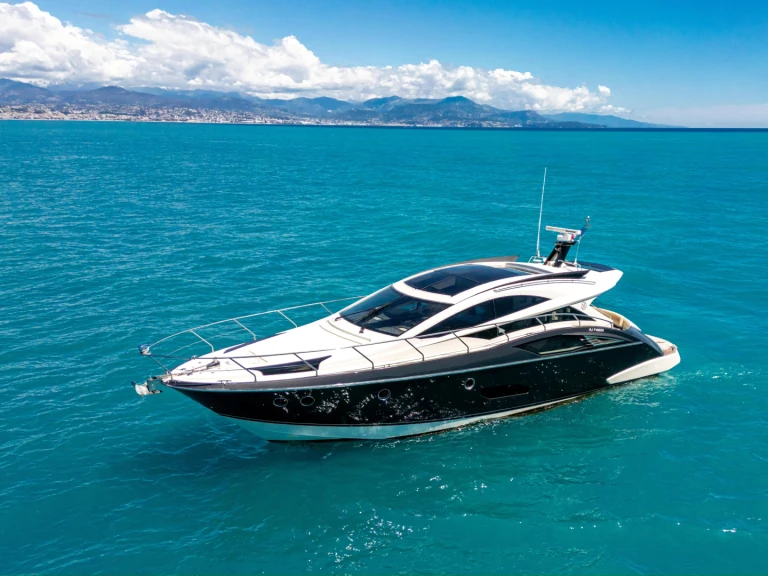 Hire Luxury Yacht with or without skipper Marquis Saint-Tropez