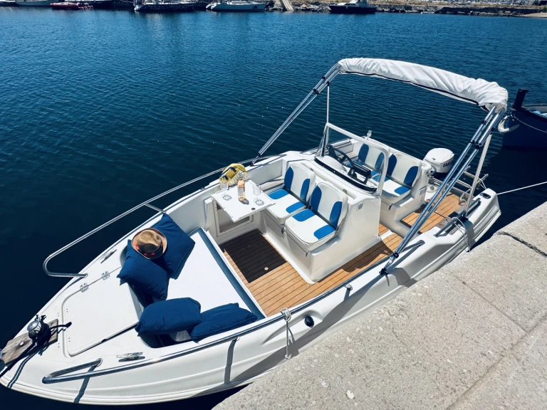 Motorboat hire in Carro - Quicksilver Quicksilver 505 Commander