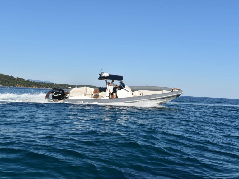 Charter a Seafighter Shadow 36 in Skiathos on Samboat