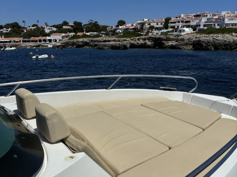 Hire Motorboat with or without skipper Monterey Mahón