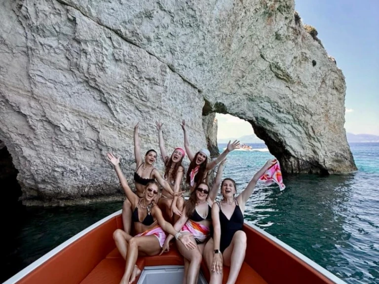 Yacht charter Zakynthos - Protagon 33 on SamBoat