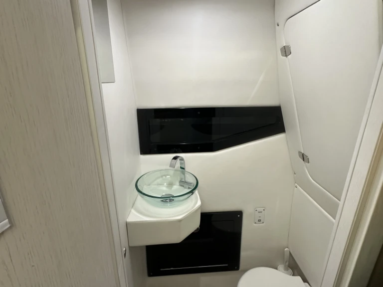 Charter a ZEN MARINE 40 in Antiparos on Samboat