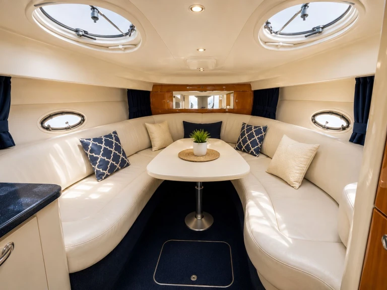 Hire a Cranchi Endurance 39 La Grande-Motte