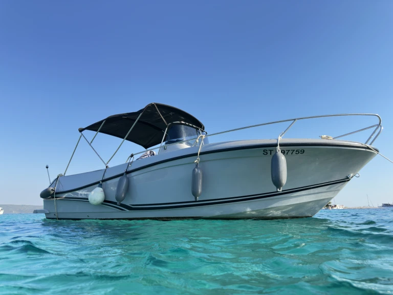Motorboat hire in Split - Jeanneau Cap Camarat 7.5 CC Style