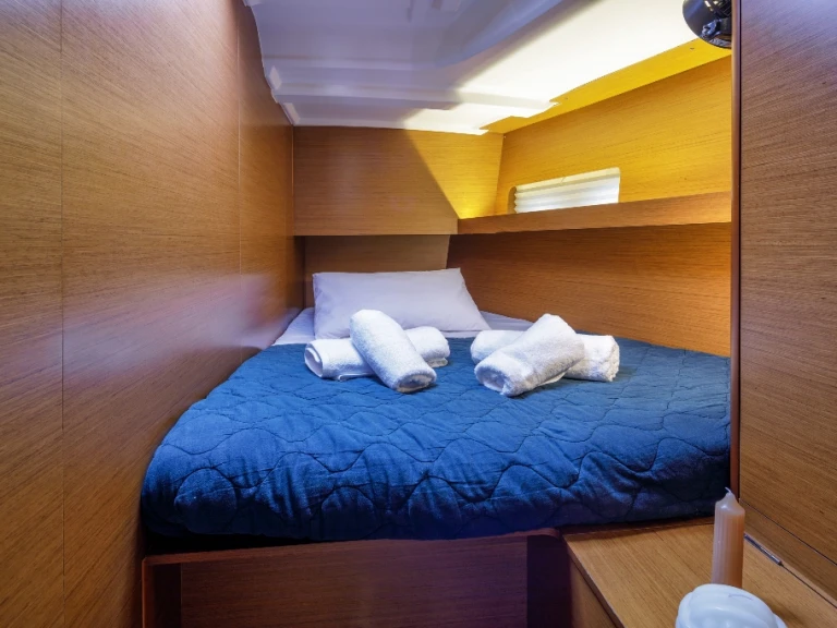 Yacht hire Nydri cheap Sun Loft 47