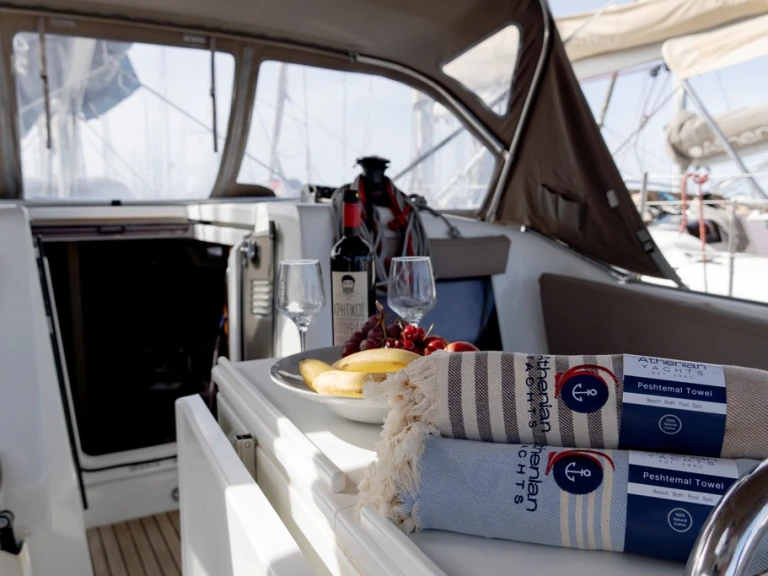 Sailboat to hire Benitses at the best price