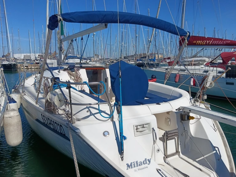 Sailboat to hire Genova at the best price