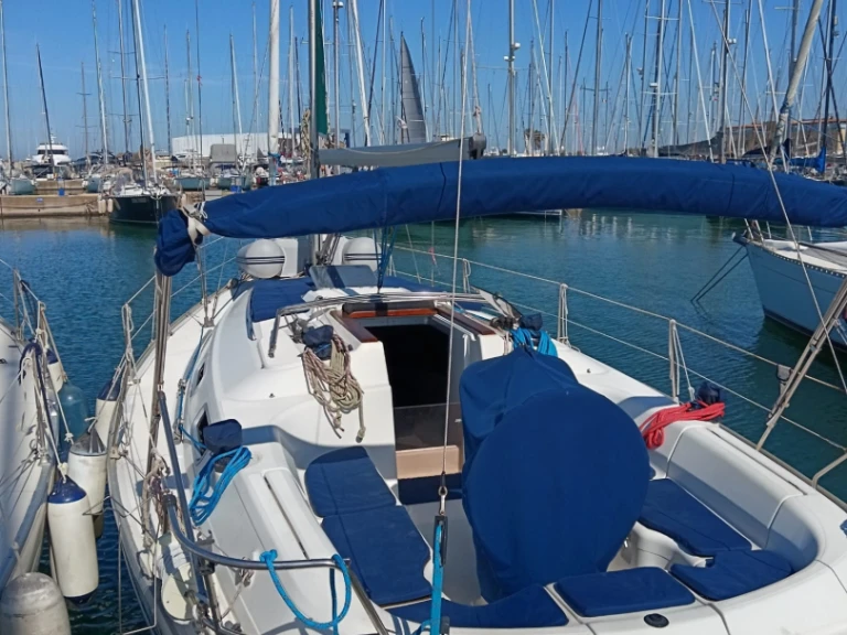 Bavaria Bavaria 36 Holiday charter bareboat or skippered in  Genova