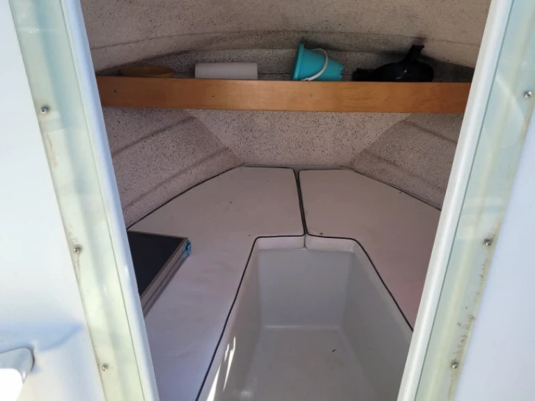 Hire Motorboat Quicksilver with a boat licence