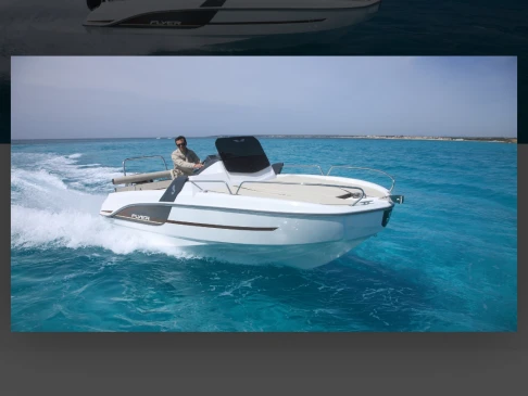 Hire Motorboat Bénéteau with a boat licence