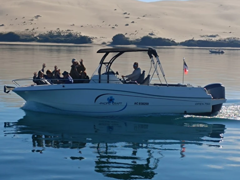 Yacht charter Arcachon - Pacific Craft Pacific Craft 750 Open on SamBoat