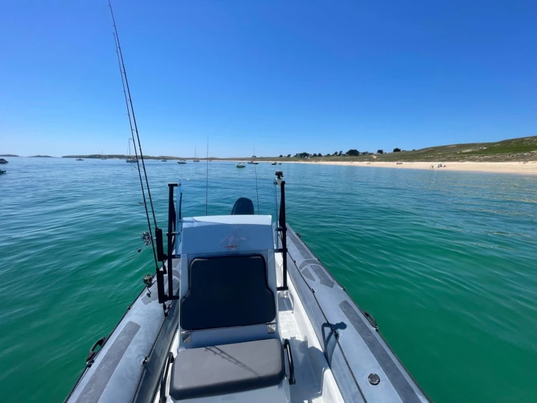 Charter a Zodiac Pro 7 in Baden on Samboat