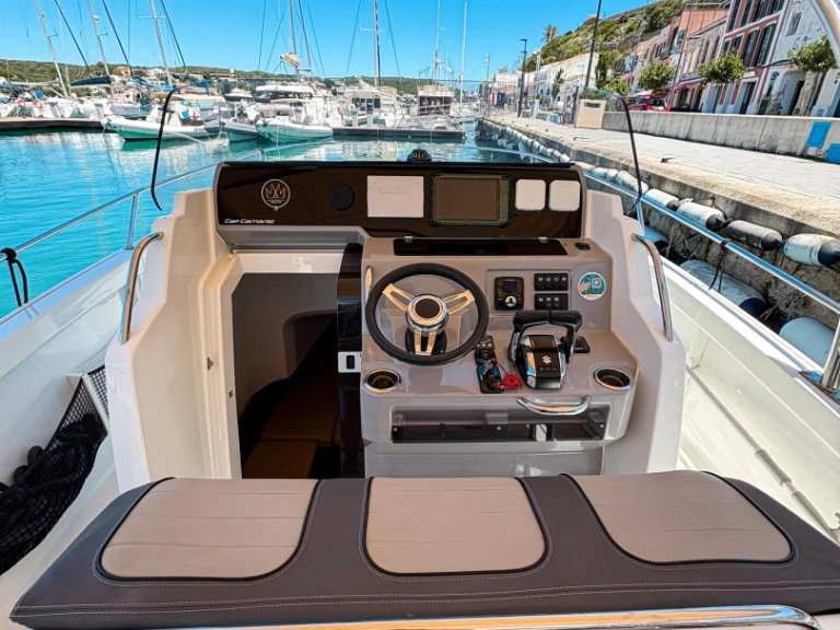 Hire Motorboat with or without skipper Jeanneau Mahón