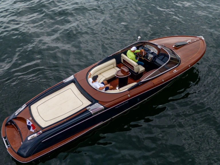 Motorboat to hire Panama City Beach at the best price