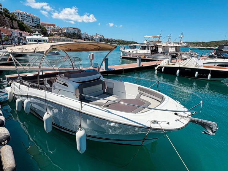 Motorboat hire in Mahón - Jeanneau Cap Camarat 9.0 CC