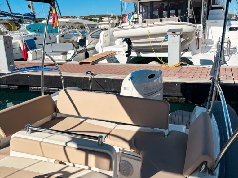 Motorboat to hire Mahón at the best price
