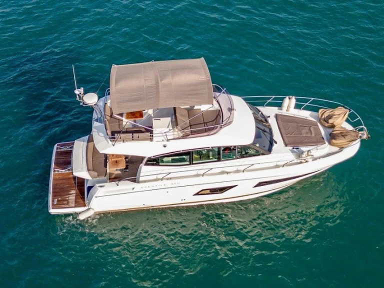 Charter a Prestige Prestige 42 in Panama City Beach on Samboat