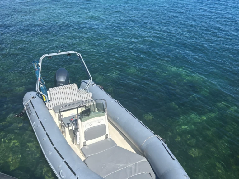 Charter a Bombard Explorer 640 in Concarneau on Samboat